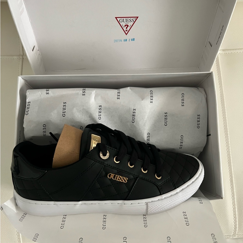 Guess Sneakers